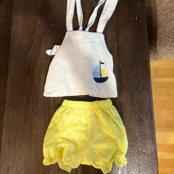 The Oaks adjustable bow top and matching bloomers - Picture 1 of 4